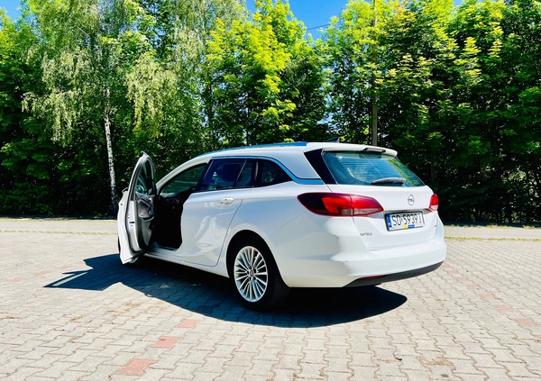 Opel Astra cena 31500 przebieg: 260000, rok produkcji 2016 z Tomaszów Mazowiecki małe 326